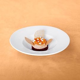 Chokoladekage, karamelmousse og havtorn