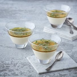 Panna cotta med grøn te og hvid chokolade