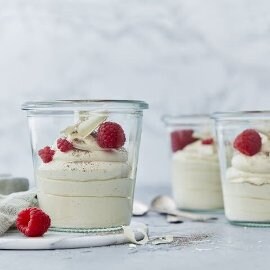 Salt karamelmousse med lakrids Salt karamelmousse med lakrids