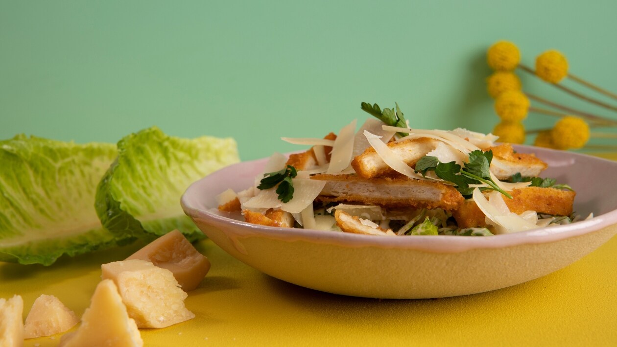 Crispy NoChicken-salat med parmesan-dressing – - Opskrift Crispy NoChicken-salat med parmesan-dressing – - Opskrift