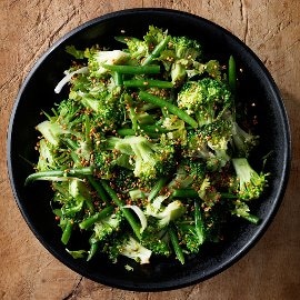 Broccoli med sesam, koriander og miso Broccoli med sesam, koriander og miso