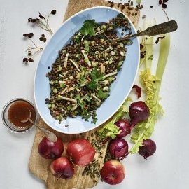 Linsesalat med spelt og æble Linsesalat med spelt og æble