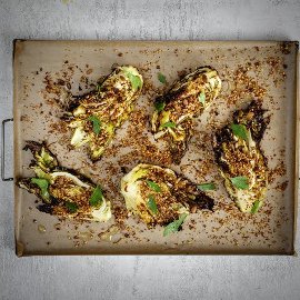 Bagt spidskål med citron og frø Bagt spidskål med citron og frø