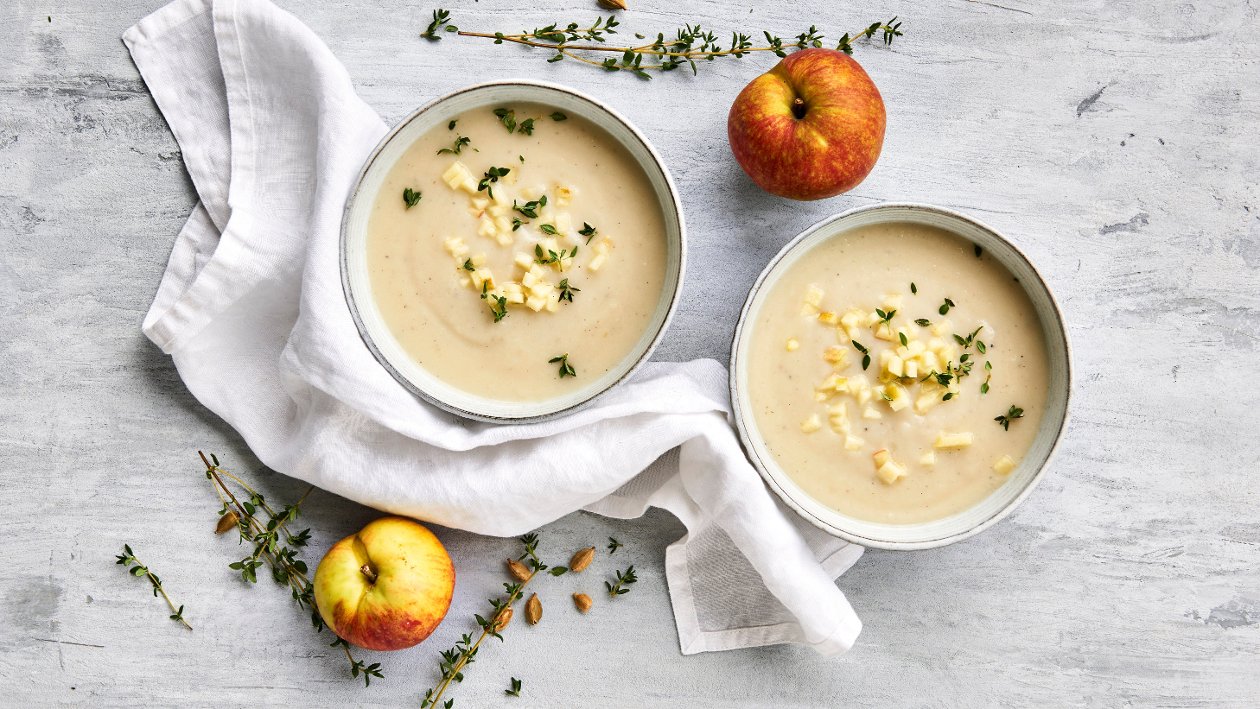 Blomkålsuppe med æble og kardemomme – - Opskrift