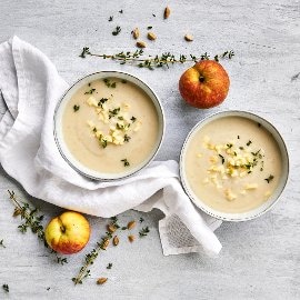 Blomkålsuppe med æble og kardemomme Blomkålsuppe med æble og kardemomme