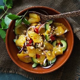 Karameliseret ananassalat Karameliseret ananassalat