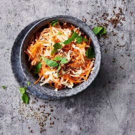 Kålrabi og gulerødder med spidskommen Kålrabi og gulerødder med spidskommen