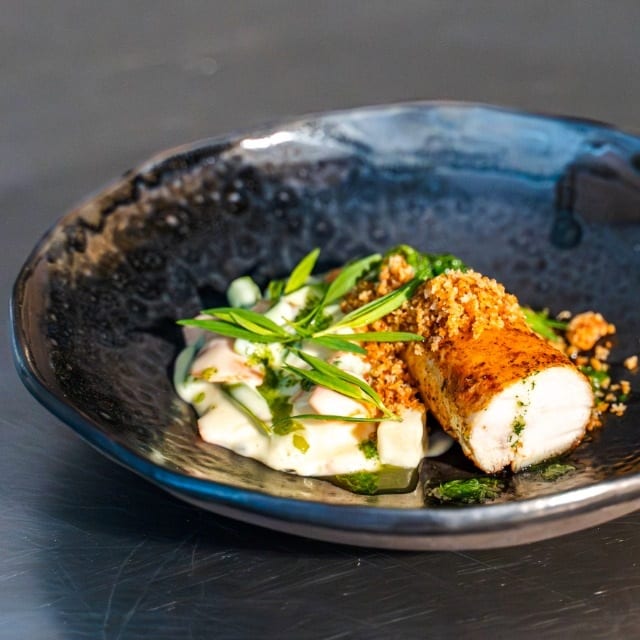 Kylling og sæsonens grøntsager i cremet velouté