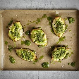 Helbagt knoldselleri med persillepesto