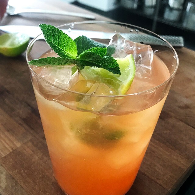 Iste med lime og mynte Iste med lime og mynte